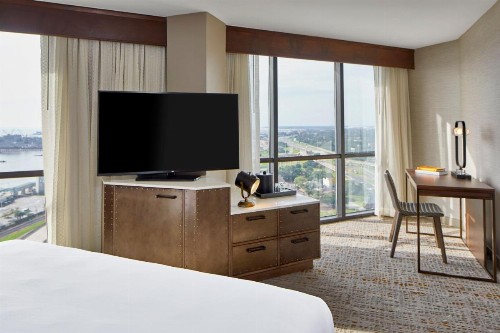 Renaissance Mobile Riverview Plaza Hotel - image 11