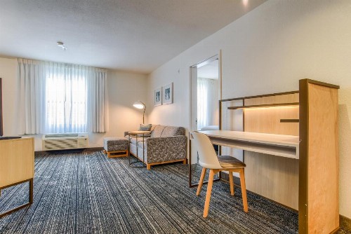 TownePlace Suites Mobile - image 22