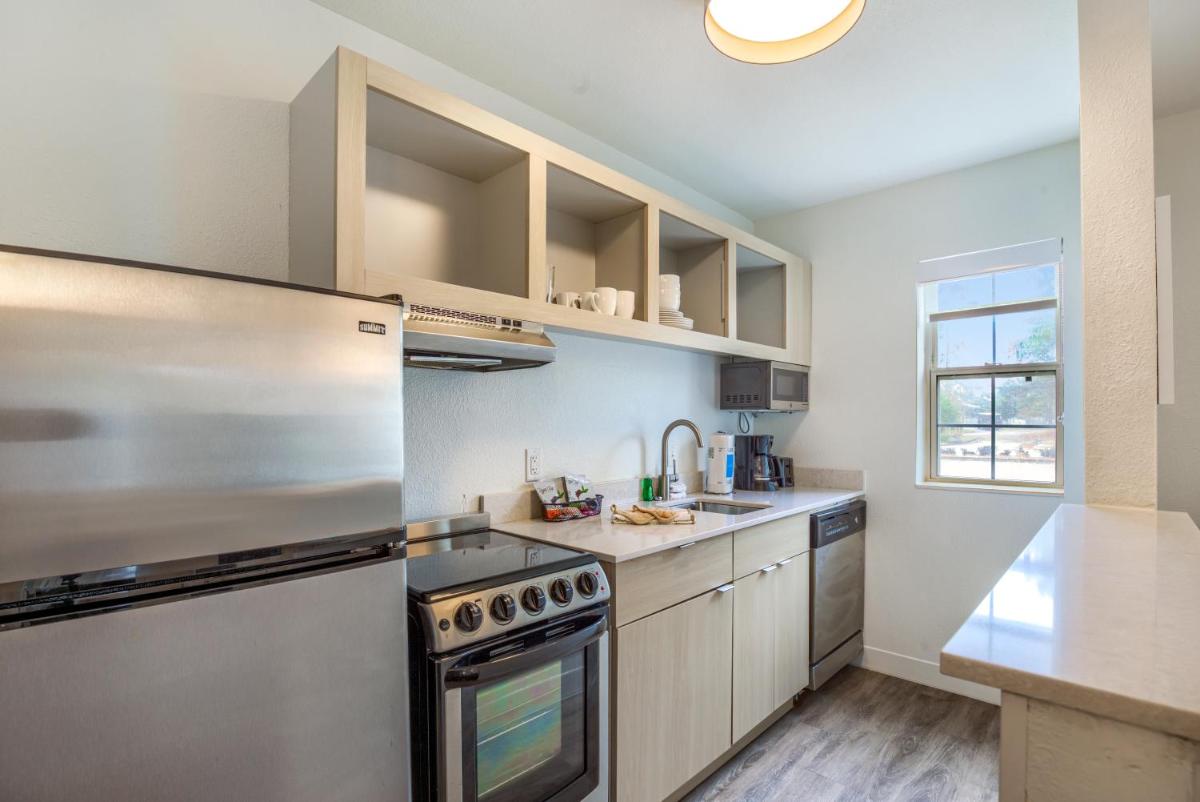 TownePlace Suites Mobile - image 5