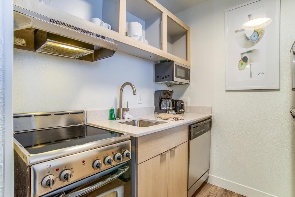TownePlace Suites Mobile - image 7