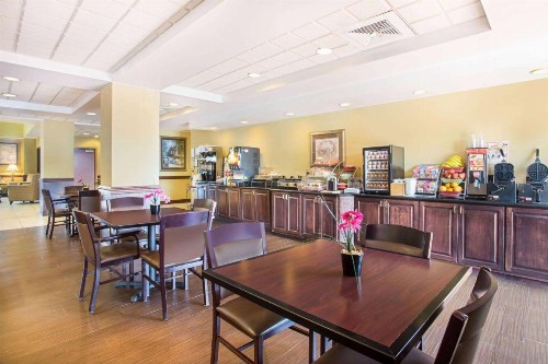 Wingate By Wyndham - Mobile - image 12