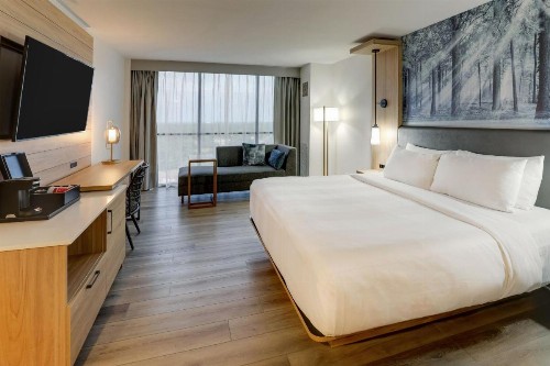 Mobile Marriott - image 10