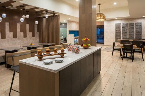 Mobile Marriott - image 11