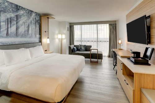 Mobile Marriott - image 4