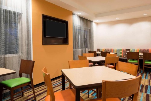 Fairfield Inn and Suites Mobile - image 2