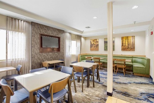 Fairfield Inn and Suites Mobile - image 33