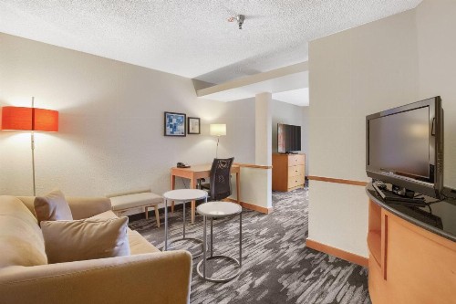 Fairfield Inn and Suites Mobile - image 40
