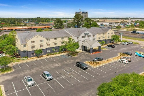Fairfield Inn and Suites Mobile - image 7