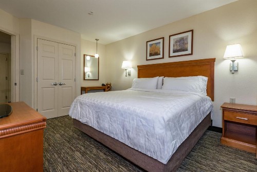Candlewood Suites Mobile-Downtown an IHG Hotel - image 8