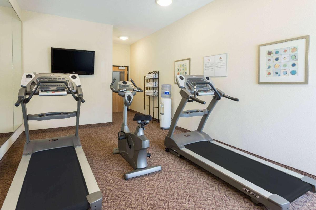 Days Inn by Wyndham North Mobile - image 2