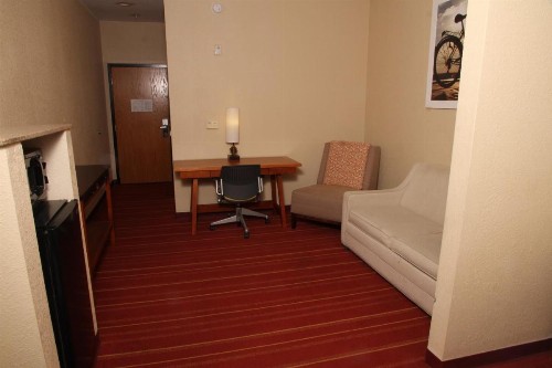 Days Inn by Wyndham North Mobile - image 28