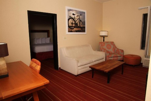 Days Inn by Wyndham North Mobile - image 32