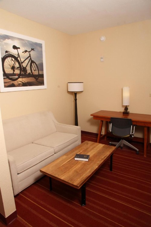 Days Inn by Wyndham North Mobile - image 4