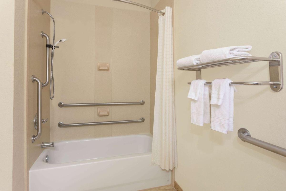 Days Inn by Wyndham North Mobile - image 7