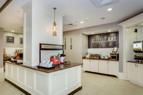 Hampton Inn & Suites Mobile - Downtown Historic District - image 13