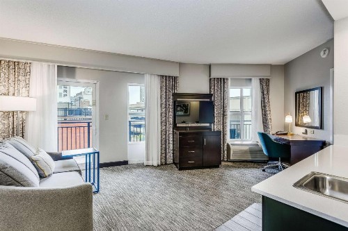 Hampton Inn & Suites Mobile - Downtown Historic District - image 20