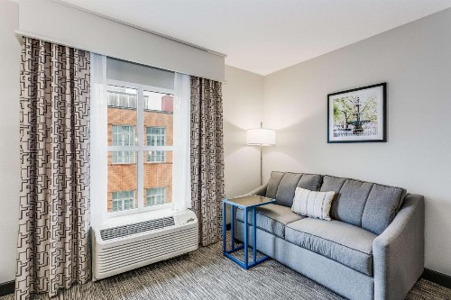 Hampton Inn & Suites Mobile - Downtown Historic District - image 29