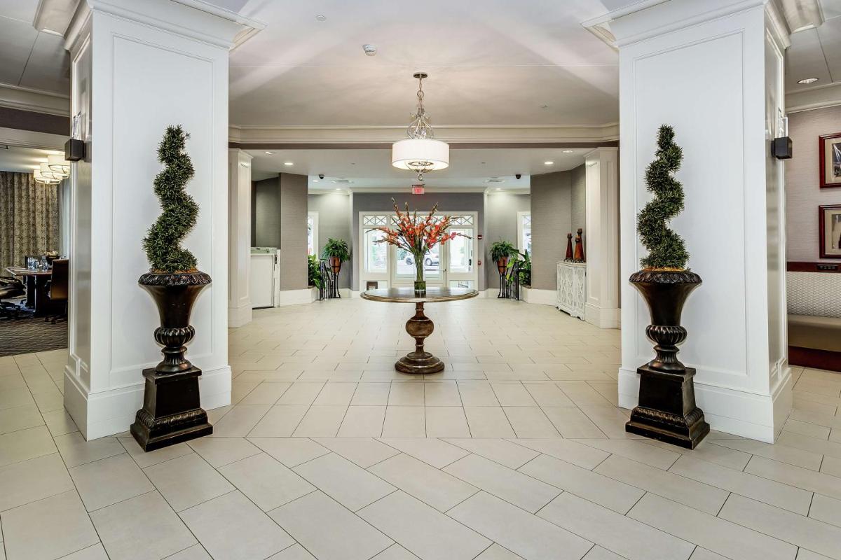 Hampton Inn & Suites Mobile - Downtown Historic District - image 3