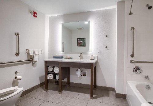 La Quinta by Wyndham Mobile - image 32