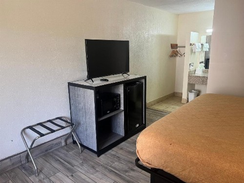 Super Inn - image 3
