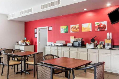 Quality Inn Downtown Historic District - image 10