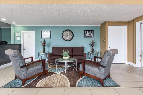 Quality Inn Downtown Historic District - image 20