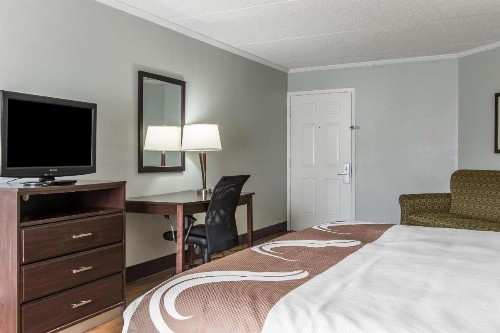 Quality Inn Downtown Historic District - image 29