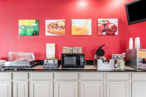 Quality Inn Downtown Historic District - image 31