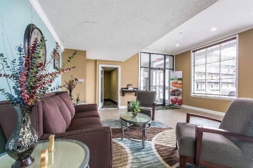 Quality Inn Downtown Historic District - image 4