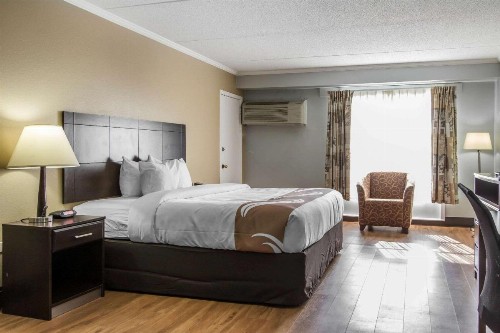 Quality Inn Downtown Historic District - image 5