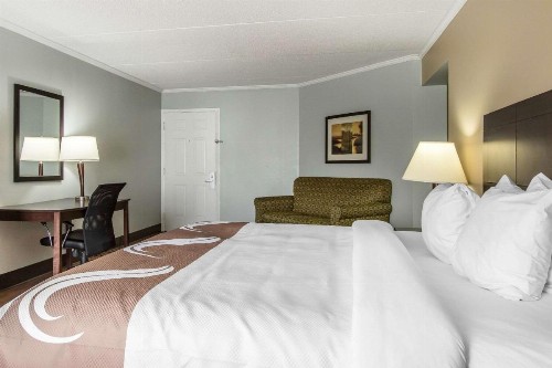 Quality Inn Downtown Historic District - image 8