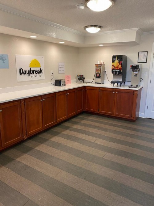 Days Inn & Suites Mobile - image 10