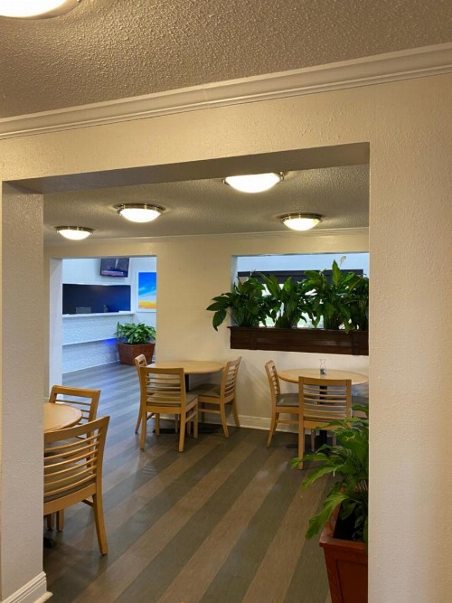 Days Inn & Suites Mobile - image 11