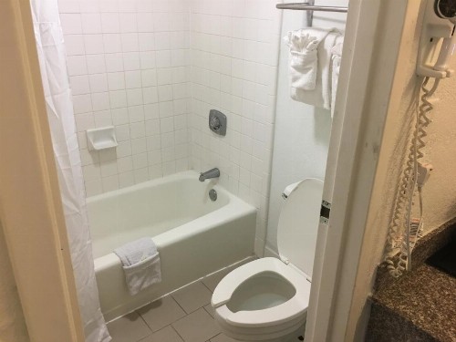 Days Inn & Suites Mobile - image 14