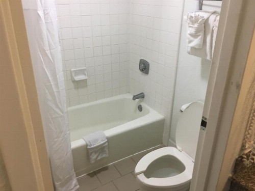 Days Inn & Suites Mobile - image 17