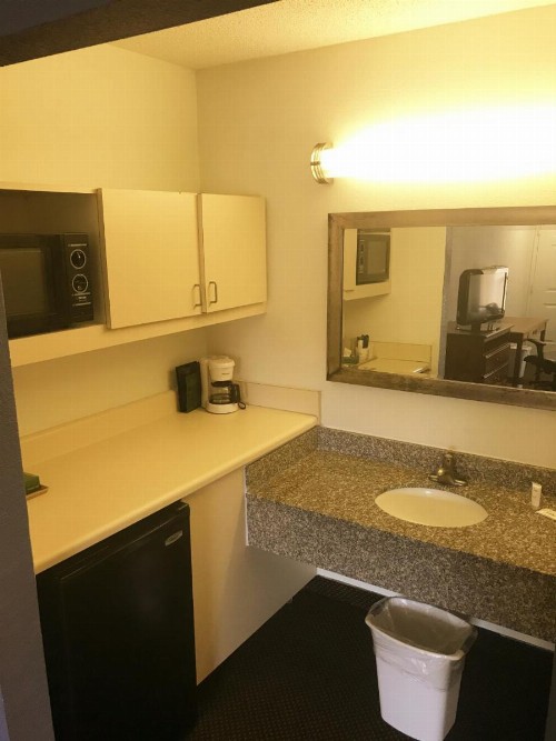 Days Inn & Suites Mobile - image 21