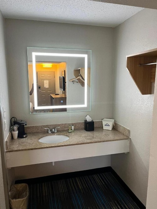 Days Inn & Suites Mobile - image 28
