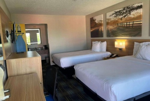 Days Inn & Suites Mobile - image 4