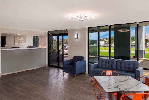 Americas Best Value Inn & Suites Mobile - image 10