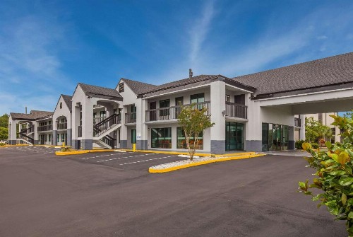 Americas Best Value Inn & Suites Mobile - image 2