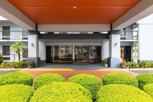 Baymont by Wyndham Mobile/Tillmans Corner - image 12