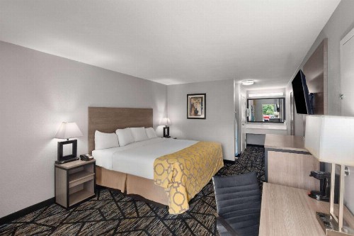 Baymont by Wyndham Mobile/Tillmans Corner - image 32