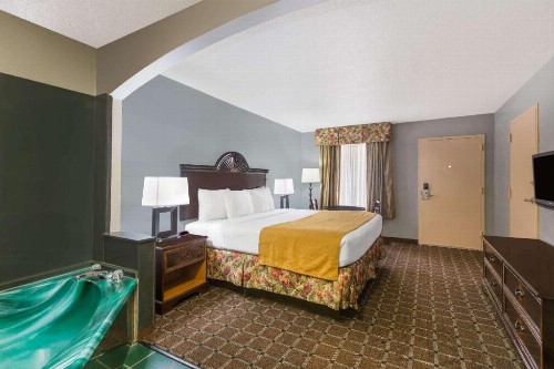 Baymont by Wyndham Mobile/Tillmans Corner - image 39