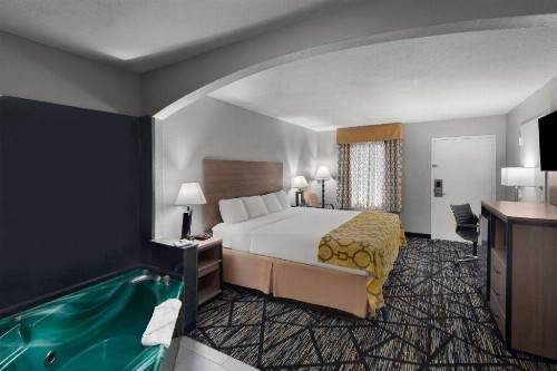 Baymont by Wyndham Mobile/Tillmans Corner - image 40