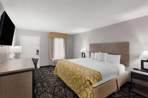 Baymont by Wyndham Mobile/Tillmans Corner - image 44