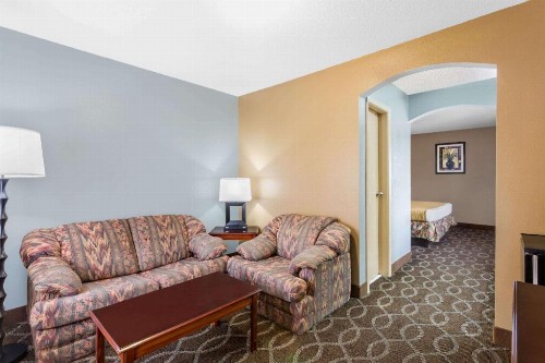 Baymont by Wyndham Mobile/Tillmans Corner - image 46