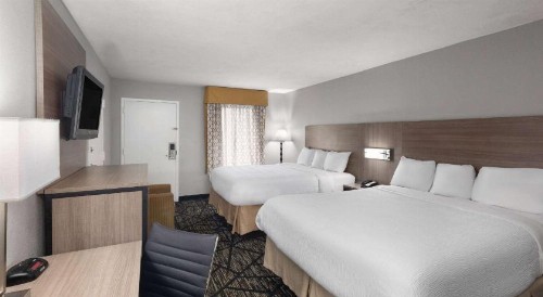 Baymont by Wyndham Mobile/Tillmans Corner - image 50