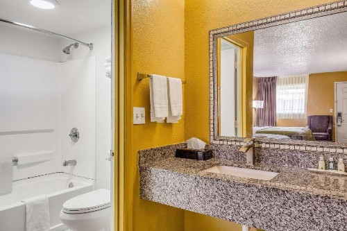 Quality Inn Mobile West Tillmans Corner Mobile AL - image 9