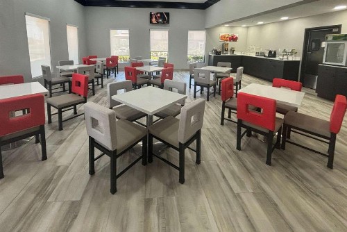 Quality Inn & Suites at Airport Blvd I-65 - image 11