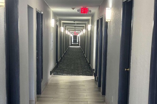 Quality Inn & Suites at Airport Blvd I-65 - image 13